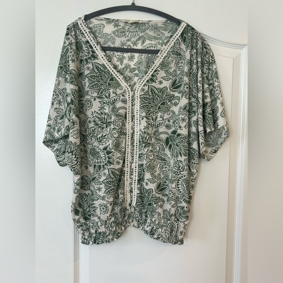 EUC Parallel Skies Smocked Waist V-Neck Blouse - Picture 4 of 12